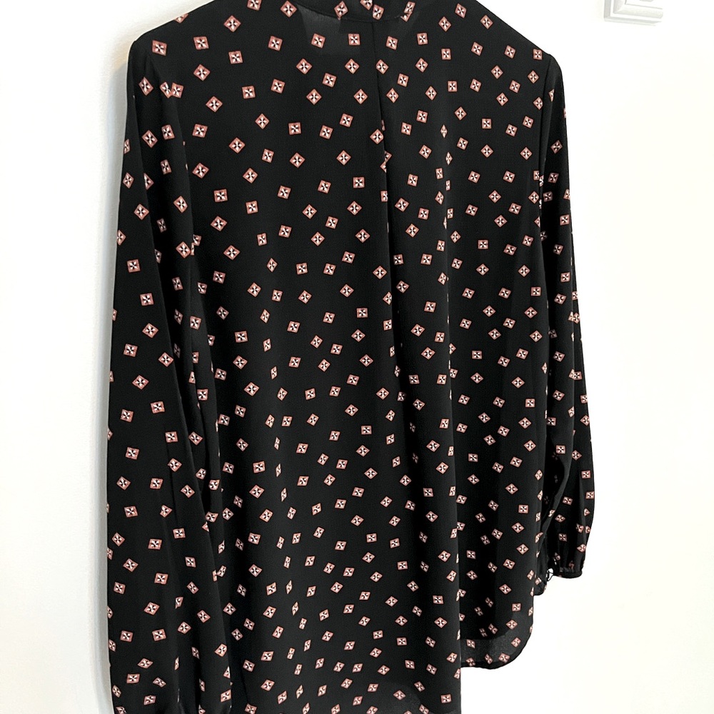 Patterned Blouse - Picture 3 of 3